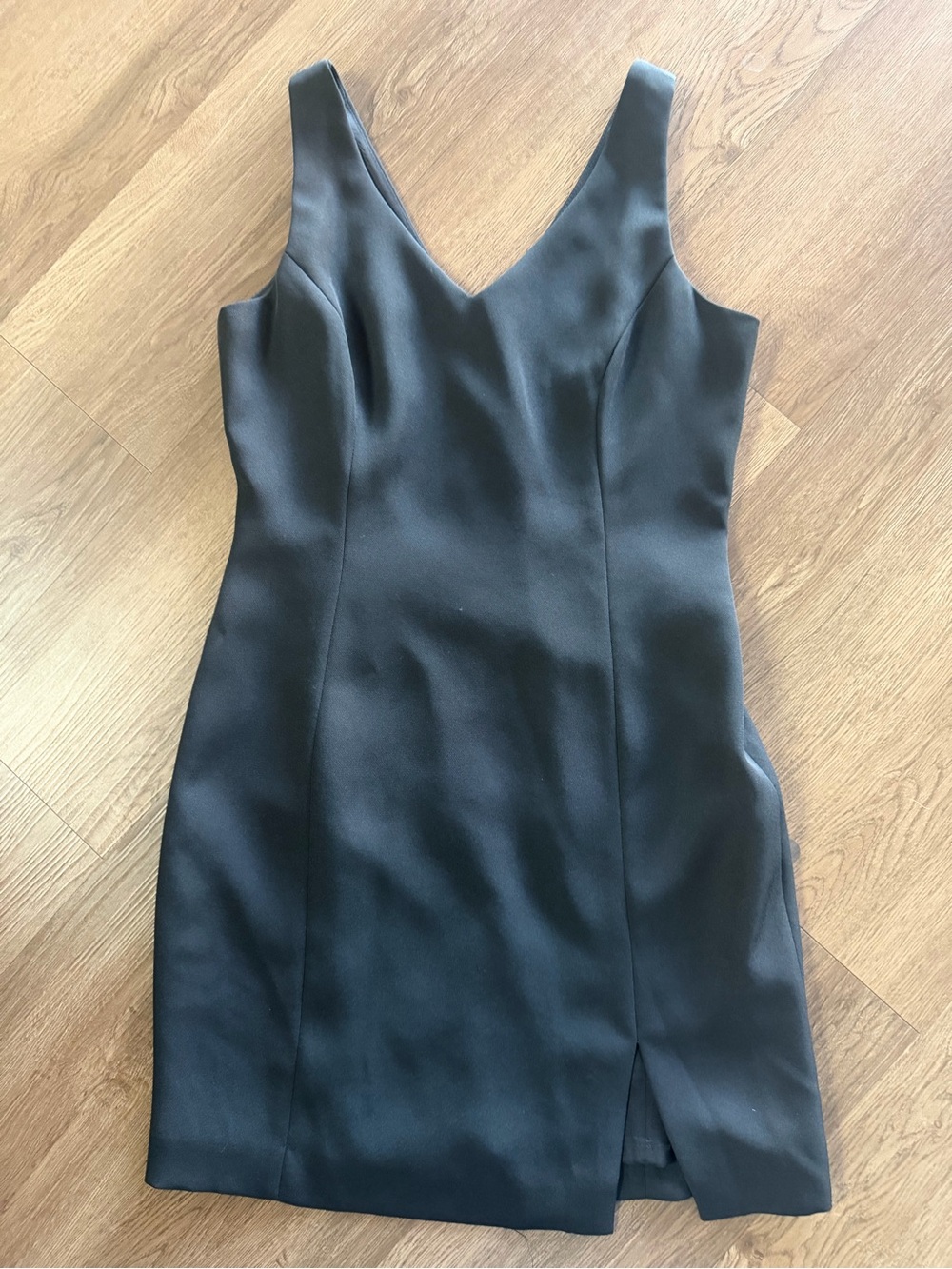 Hugo Buscati Black V-Neck Sleeveless Mini Dress